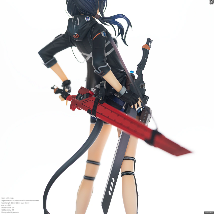 フィギュア「アークナイツ チェン」の全体像その2