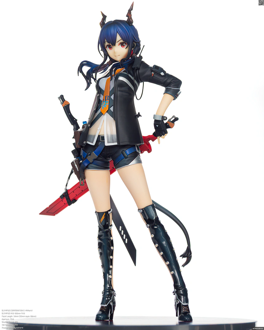 フィギュア「アークナイツ チェン」の全体像その3