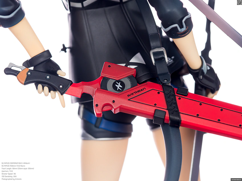 フィギュア「アークナイツ チェン」の武器アップ画像その3